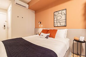 House of Charlie Pinheiros