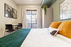 House of Charlie Pinheiros