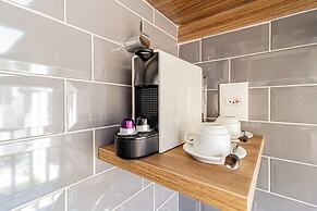 House of Charlie Pinheiros