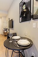 House of Charlie Pinheiros