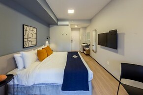 House of Charlie Pinheiros