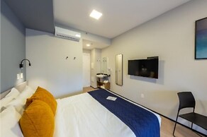 House of Charlie Pinheiros