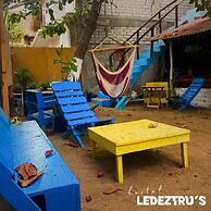 HOSTAL LEDEZTRUS