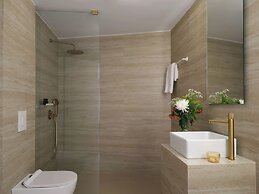 Golden Luxury Suites