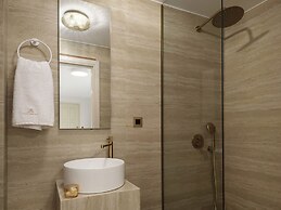 Golden Luxury Suites