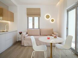 Golden Luxury Suites