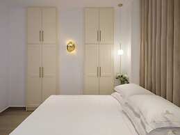 Golden Luxury Suites