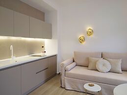 Golden Luxury Suites