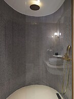 Golden Luxury Suites