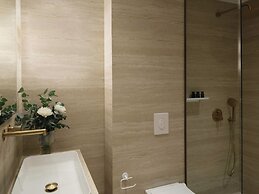 Golden Luxury Suites