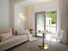 Golden Luxury Suites