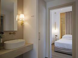 Golden Luxury Suites