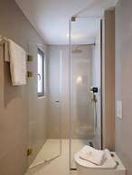 Golden Luxury Suites