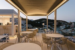 Golden Luxury Suites