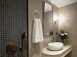 Golden Luxury Suites