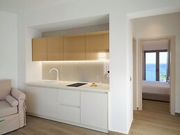 Golden Luxury Suites