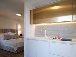 Golden Luxury Suites