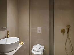 Golden Luxury Suites