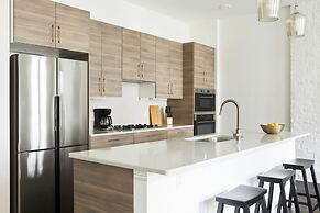 Roami at St. Charles