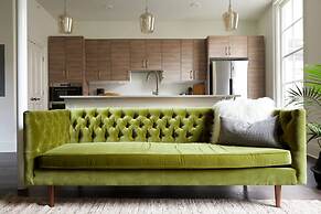 Roami at St. Charles