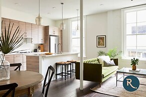 Roami at St. Charles