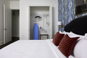 Roami at St. Charles