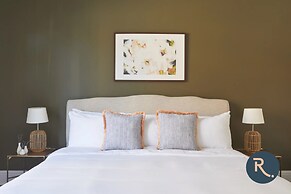 Roami at St. Charles