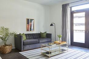 Roami at St. Charles