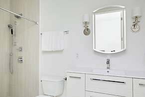 Roami at St. Charles