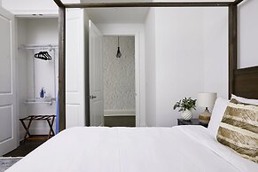 Roami at St. Charles