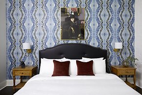 Roami at St. Charles