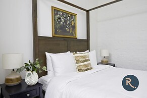 Roami at St. Charles