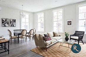 Roami at St. Charles