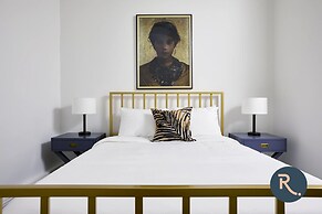 Roami at St. Charles