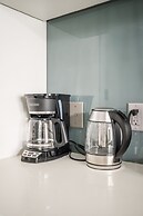 Luxury 4BR Townhouse in Downtown Toronto