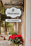 HONEYMOON HOTEL 2
