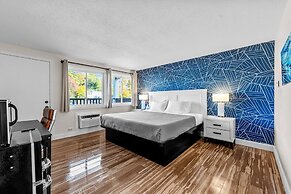 Green Harbor Hotel