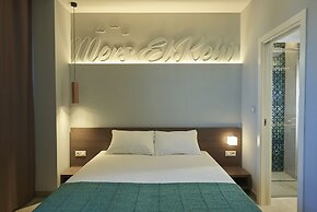 M Suite Hotel