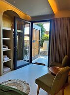 Aval Riviera