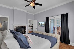29 Ocean Point Avantstay Luxe Kitchen, Balcony