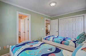 29 Ocean Point Avantstay Luxe Kitchen, Balcony