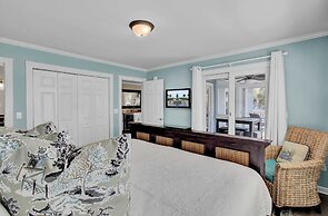 29 Ocean Point Avantstay Luxe Kitchen, Balcony