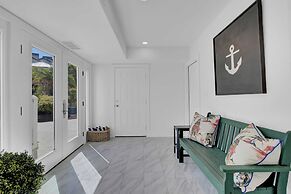 29 Ocean Point Avantstay Luxe Kitchen, Balcony