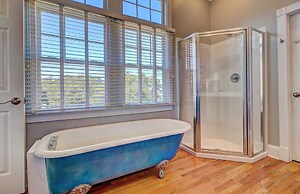 29 Ocean Point Avantstay Luxe Kitchen, Balcony