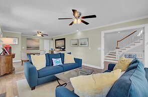 29 Ocean Point Avantstay Luxe Kitchen, Balcony