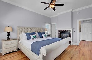 29 Ocean Point Avantstay Luxe Kitchen, Balcony