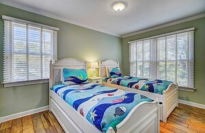 29 Ocean Point Avantstay Luxe Kitchen, Balcony