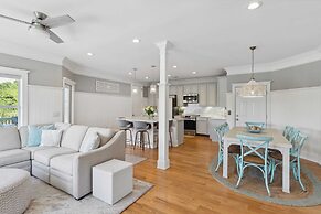 3800 Cameron Boulevard Avantstay Pool, Ocean Views, Deck