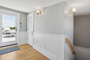 3800 Cameron Boulevard Avantstay Pool, Ocean Views, Deck