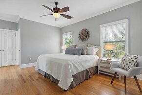 3800 Cameron Boulevard Avantstay Pool, Ocean Views, Deck